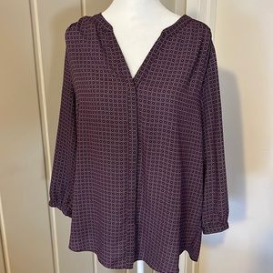 NYDJ beautiful & flowy button down purple top with cropped sleeves